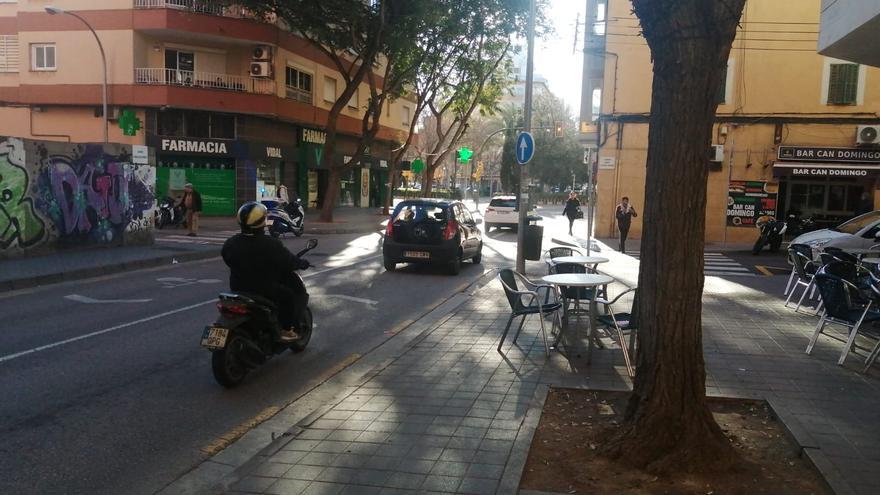 Un peatón, en estado crítico tras ser atropellado por un autobús de la EMT en la calle Indalecio Prieto de Palma