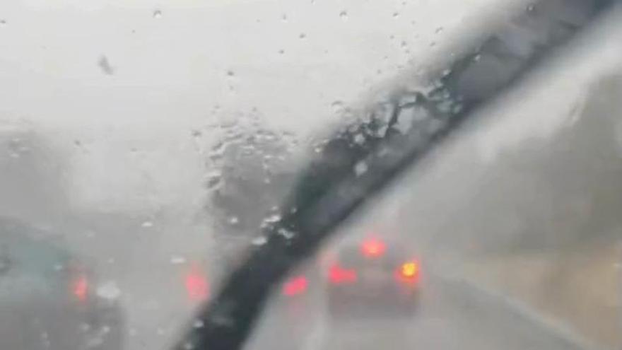 Colapsa el tráfico en la A-52 debido al granizo