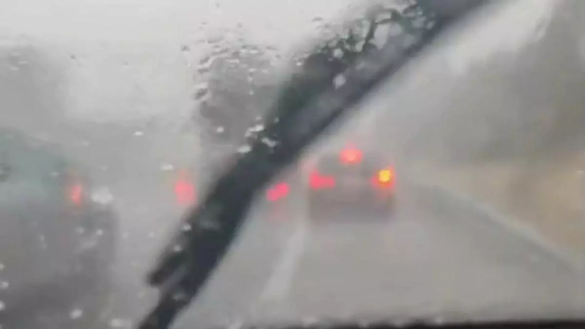 Colapsa el tráfico en la A-52 debido al granizo