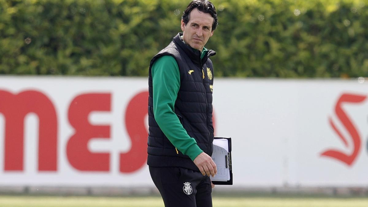 Unai Emery, durante el entrenamiento del Villarreal previo a su partido de semifinales de Champions League frente al Liverpool