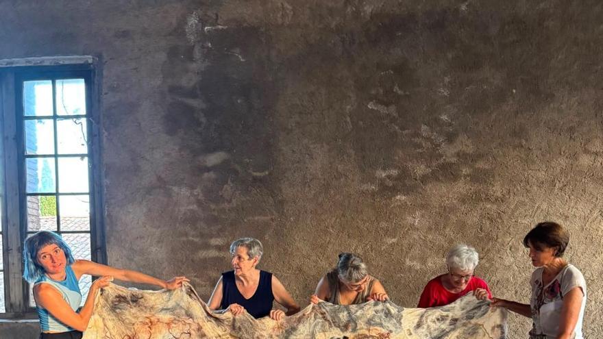 Els teixits de la Fàbrica Jorba tanquen el festival Efímera de Calders