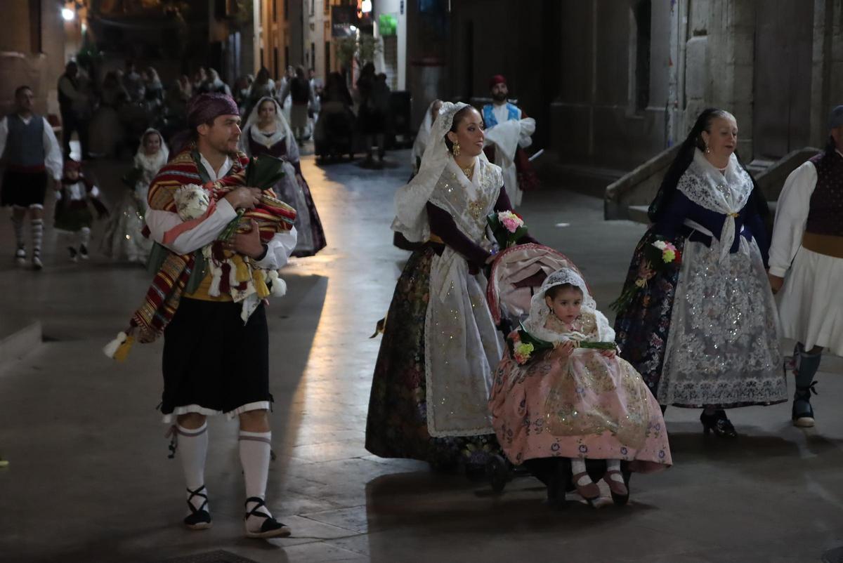 Todas las fotos de la ofrenda del 18 de marzo por la calle San Vicente hasta la 22:30 horas