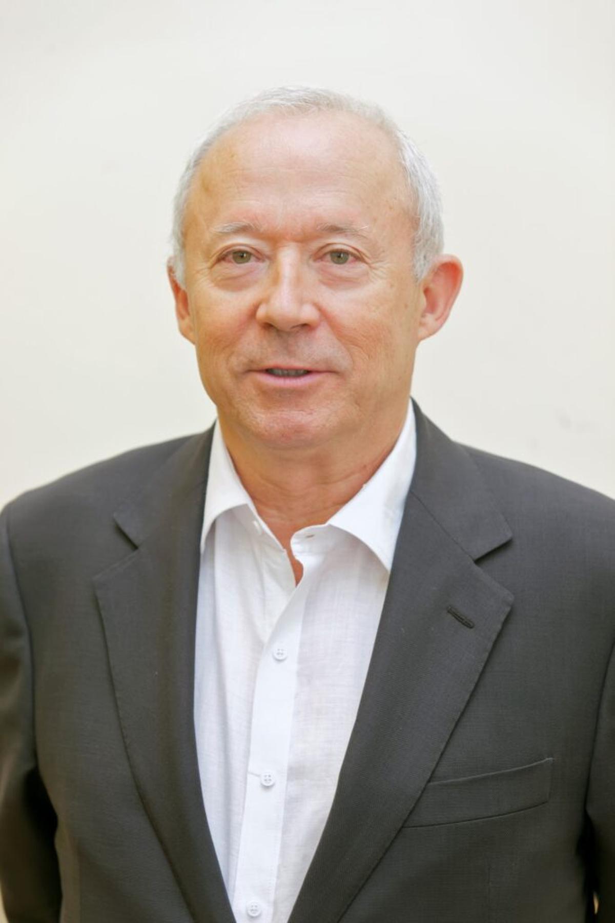 Nuevo cronista Agullent Emili Casanova designado nuevo cronista