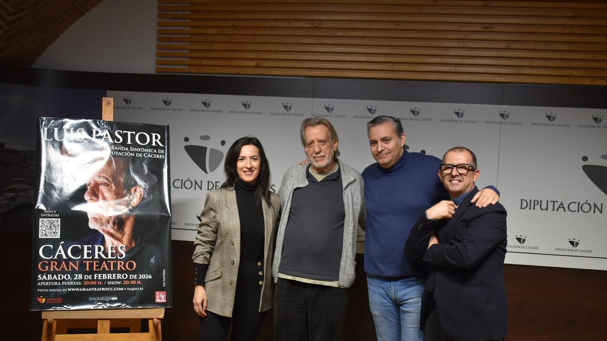 Video | Luis Pastor y la Banda Sinfónica de la Diputación de Cáceres se unen para ofrecer un concierto