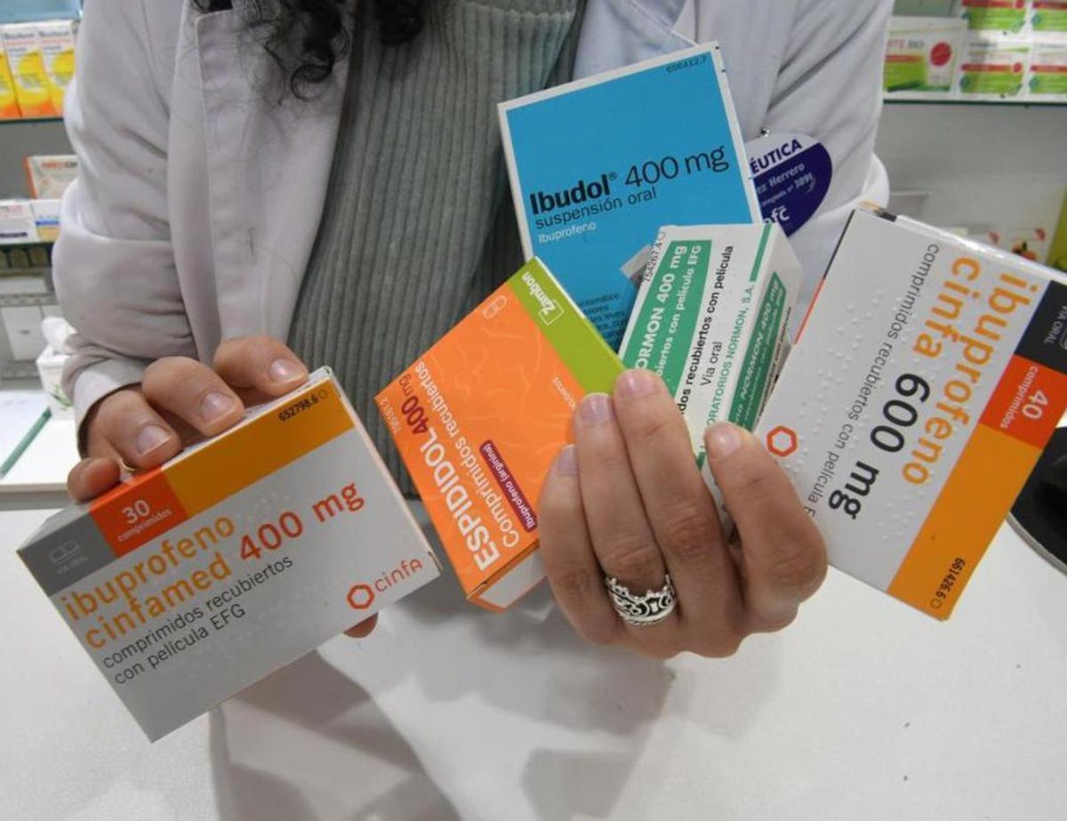 Ibuprofeno y paracetamos son dos de los fármacos más consumidos por los ciudadanos.