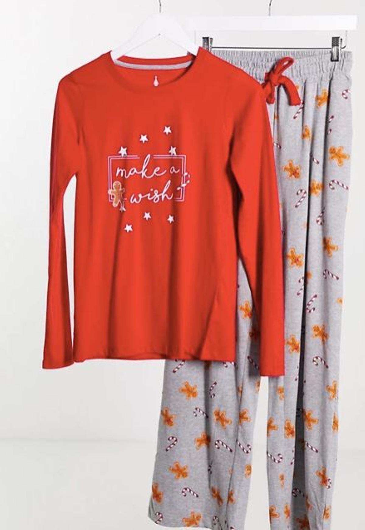 Pijama navideño rojo y gris &quot;Make A Wish&quot; de Threadbare (Precio: 24,99 euros)