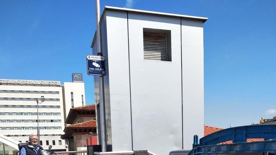 Atrapados durante 45 minutos en el ascensor de la Losa una mujer y un hombre en silla de ruedas