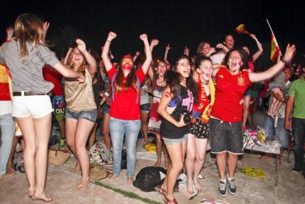 Cientos de personas festejan en Las Playas el pase a semifinales