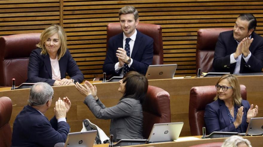 Ordenadores de 1.500 euros esperan a los futuros diputados