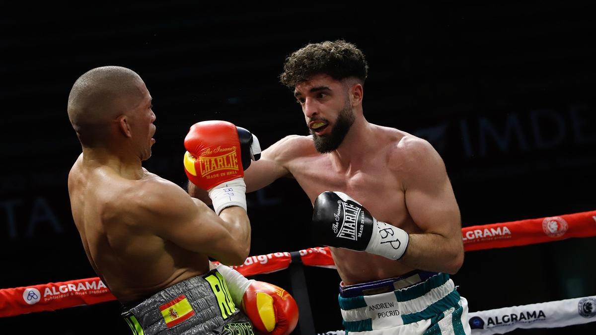 Imagen del combate entre José Luis Navarro 'El Cazador' y Ronny Landaeta 'El Llanero' en Vista Alegre.