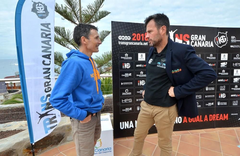 Encuentro de los corredores de la Transgrancanaria con los medios