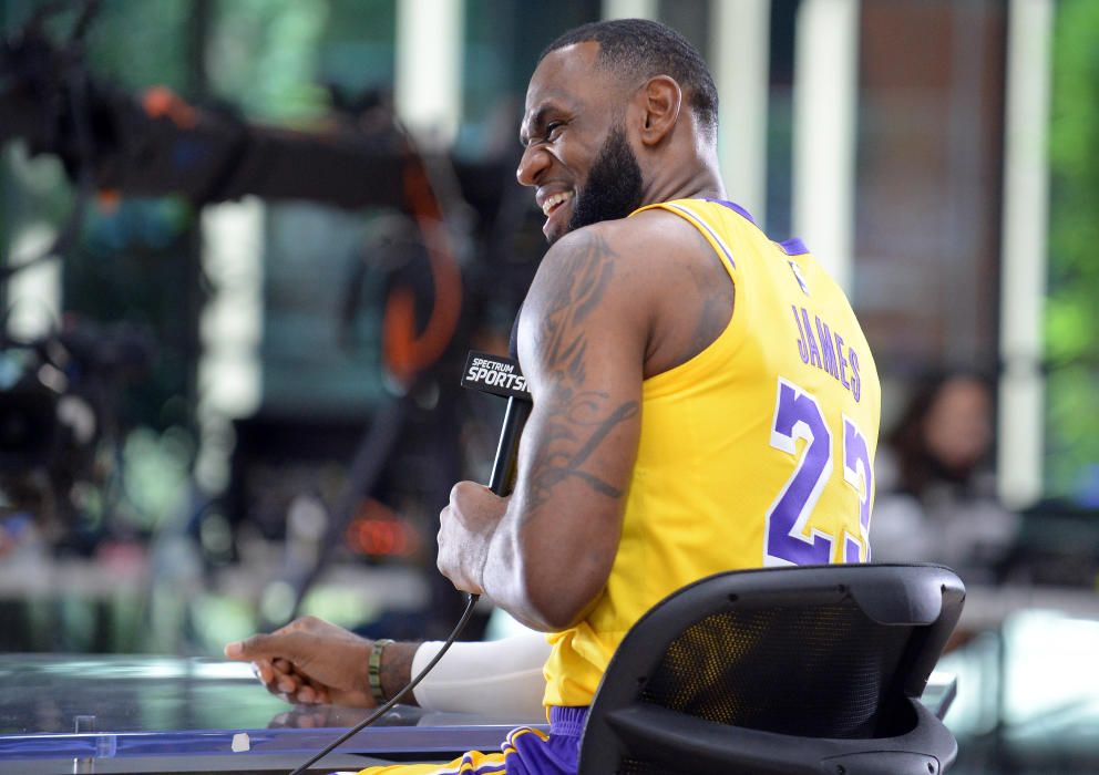 LeBron James habla por primera vez con los Lakers