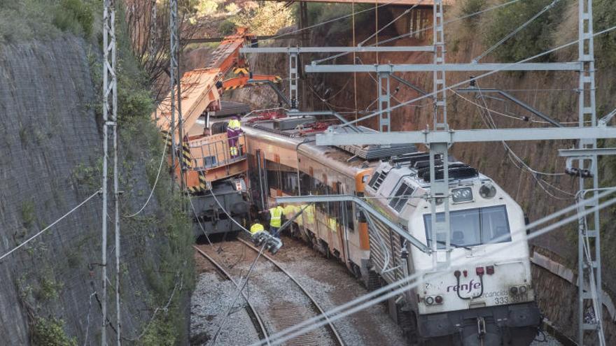 Calvet planteja una crisi amb l&#039;Estat per negociar un traspàs real de Rodalies