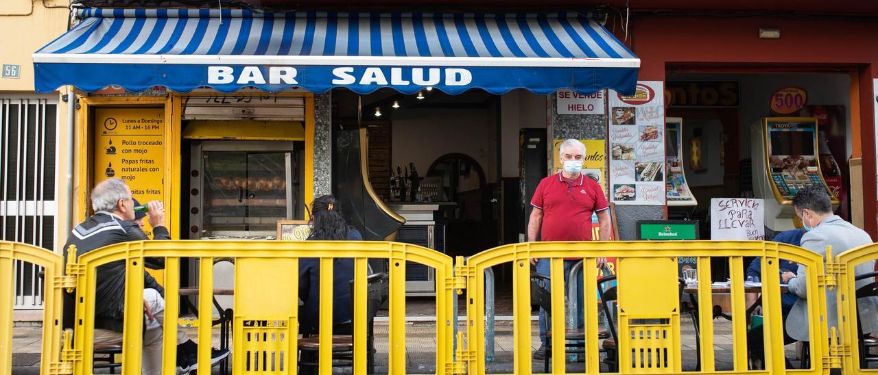 Un bar de Santa Cruz de Tenerife durante lo peor de la pandemia.