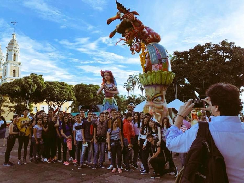 Una vez plantada, la falla de Bucaramanga ya es protaognista de imágenes.