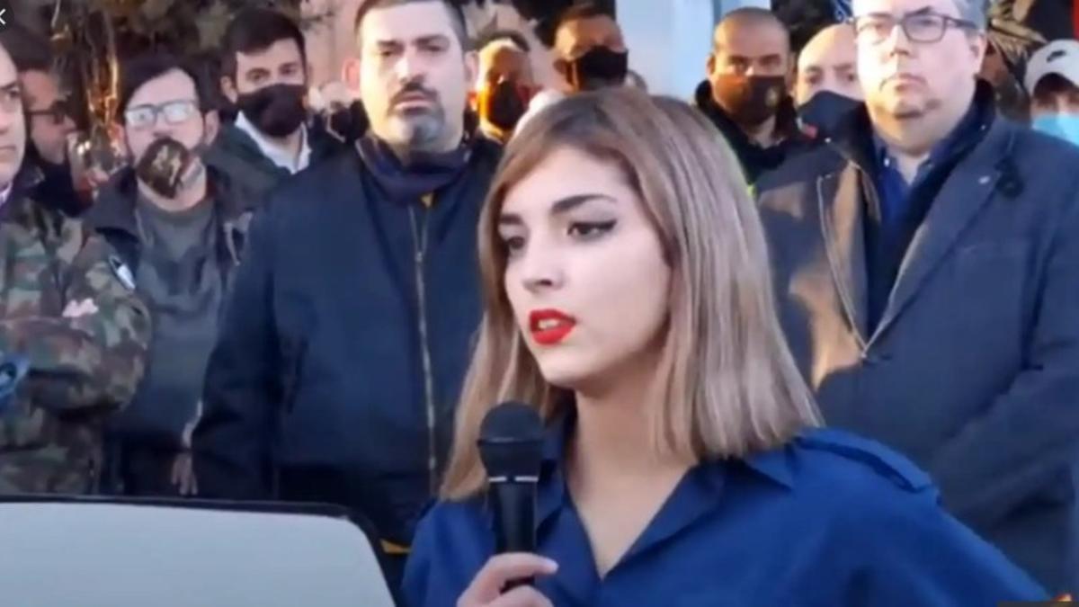 Así es Isabel Peralta, la falangista que denigró a los judíos en el homenaje a la División Azul