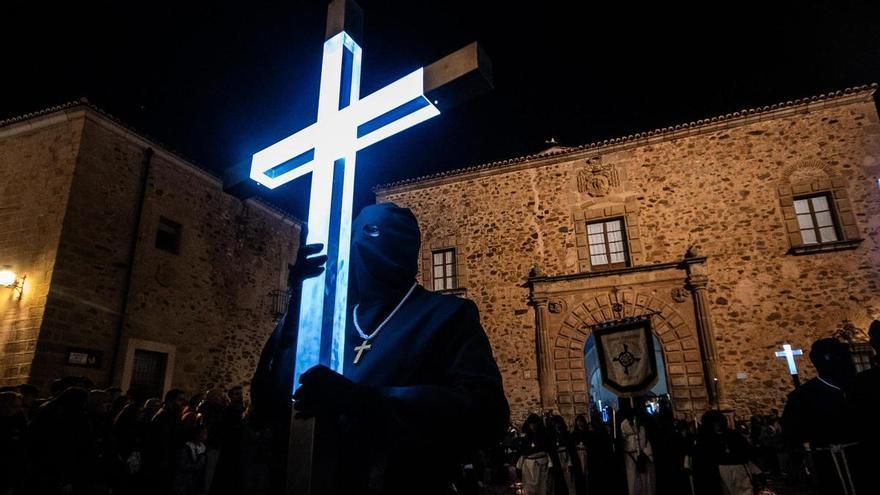 Fotogalería | Procesión del Cristo de Jesús Condenado en Cáceres