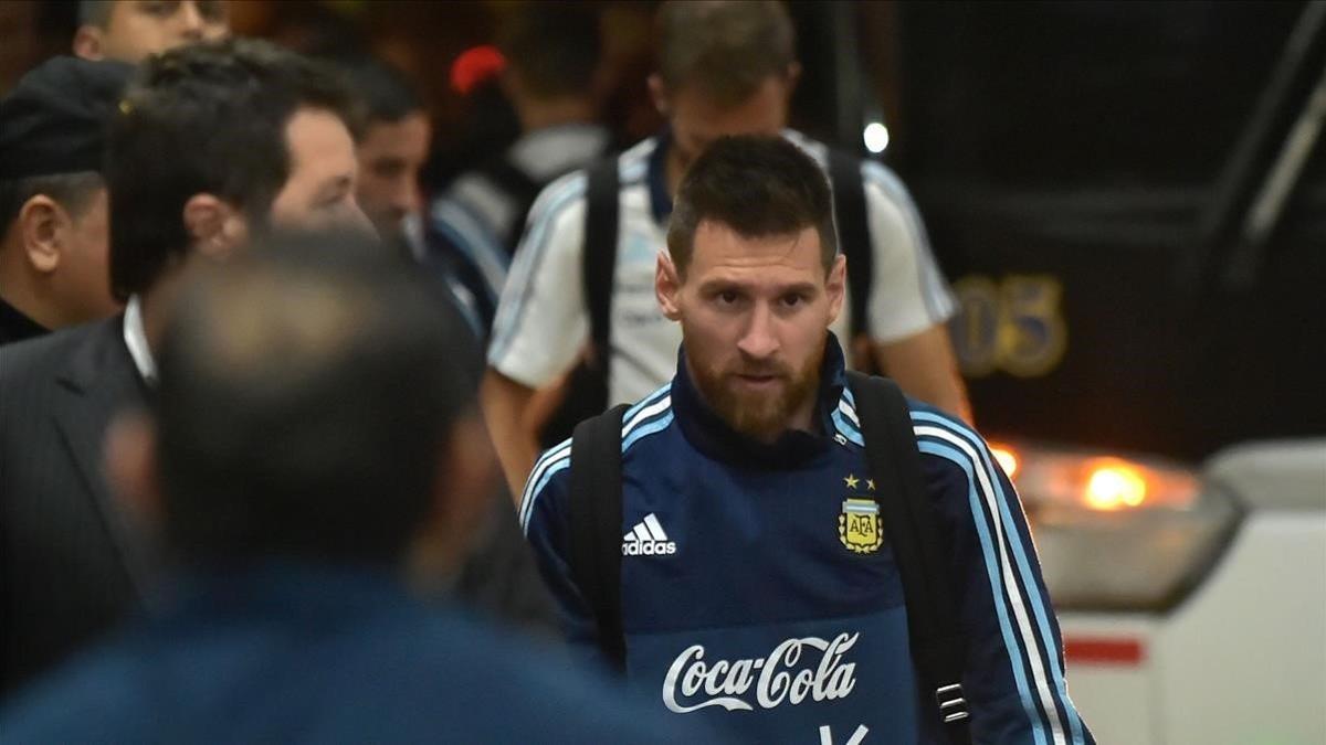 Messi, a su llegada al hotel de Guayaquil en Ecuador.