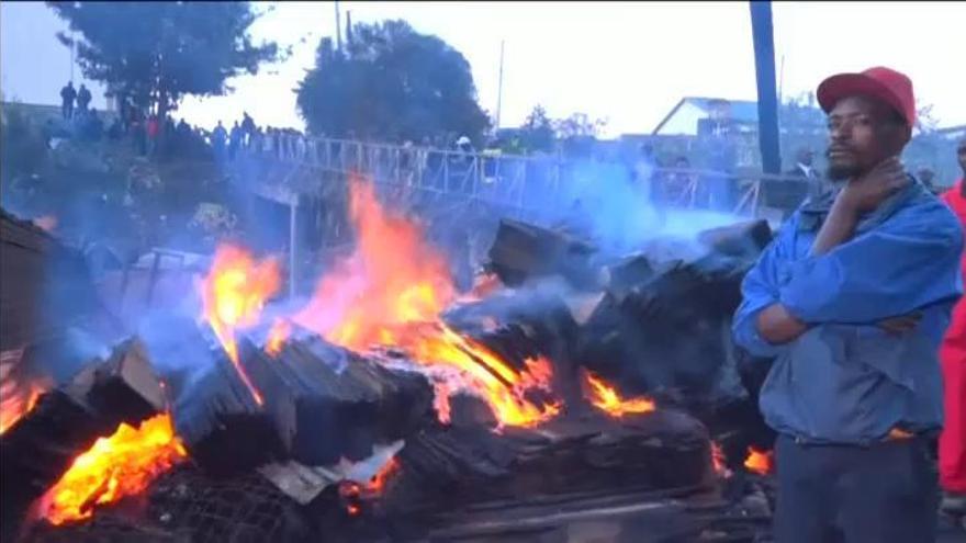 Al menos 15 muertos y 70 heridos en un incendio en Kenia
