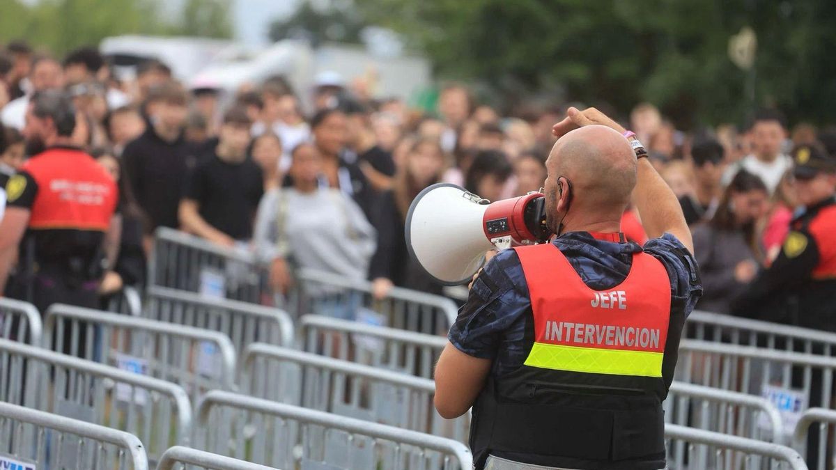 Uno de los miembros del equipo de seguridad, durante el festival.