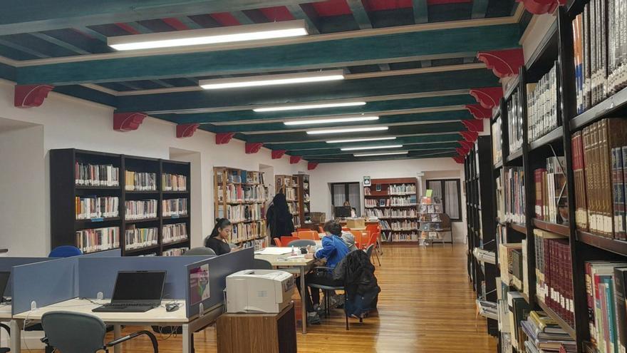 Sala de lectura de la Biblioteca de Toro. | C. T.