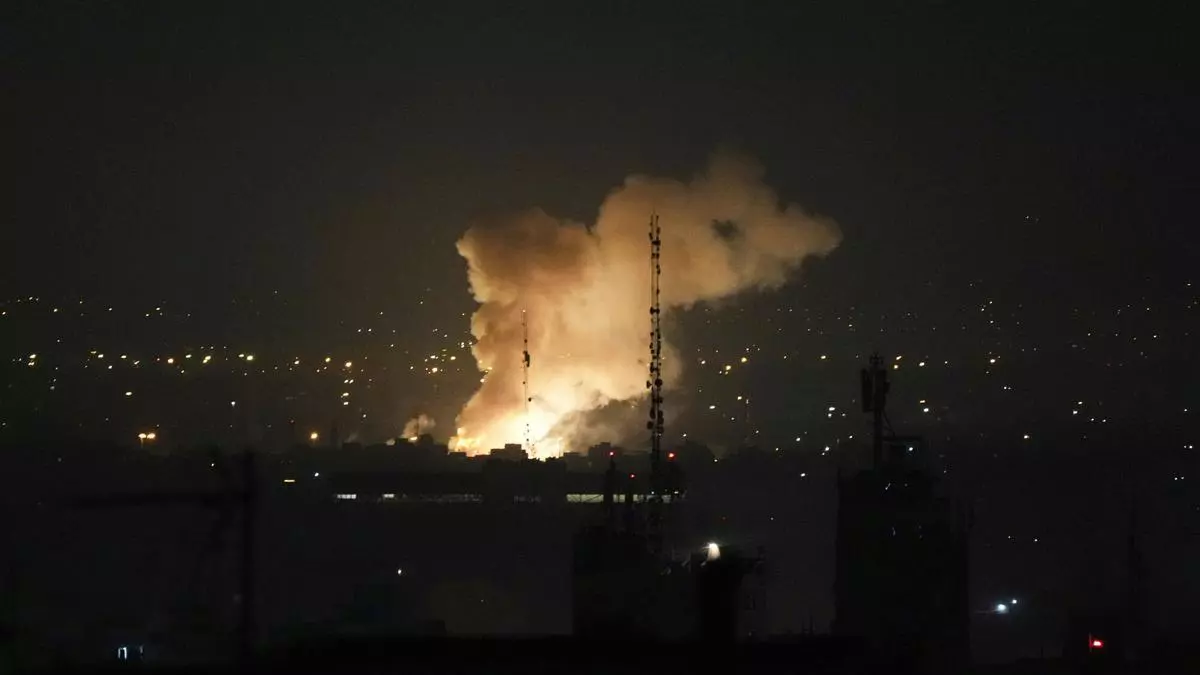 Israel descabeza la cúpula militar de Irán en un ataque también contra su programa nuclear