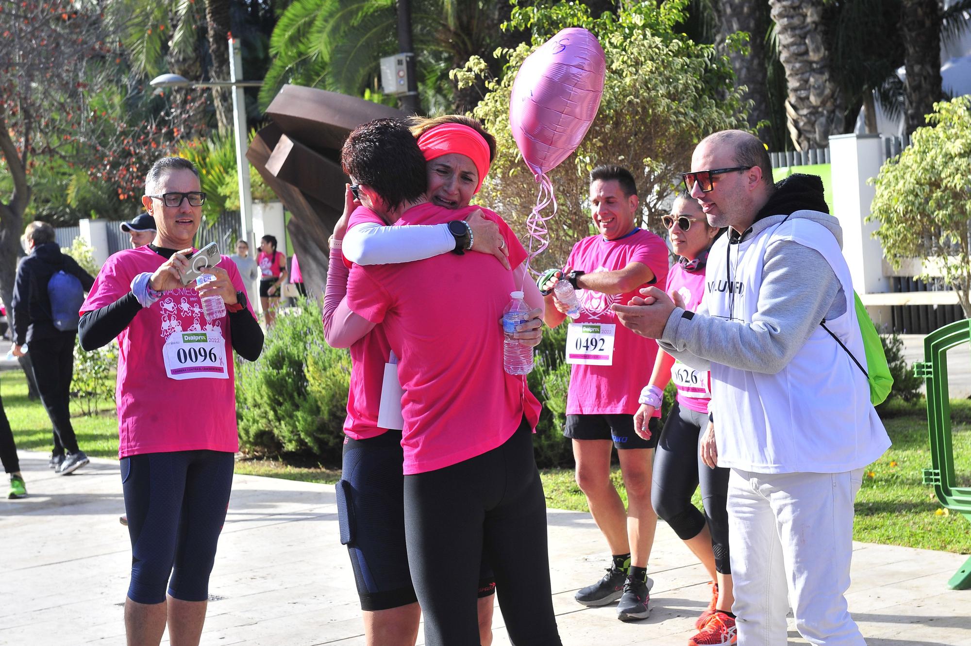 Más de 8.000 solidarios con el cáncer de mama en Elche