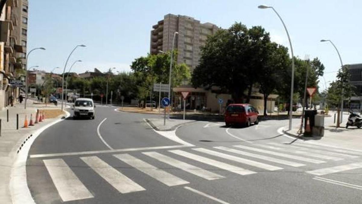 La plaça del Sol de Figueres on es va construir un giratori.