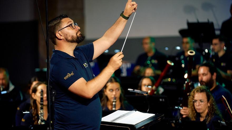 La Banda de Ingenio suena a Canarias