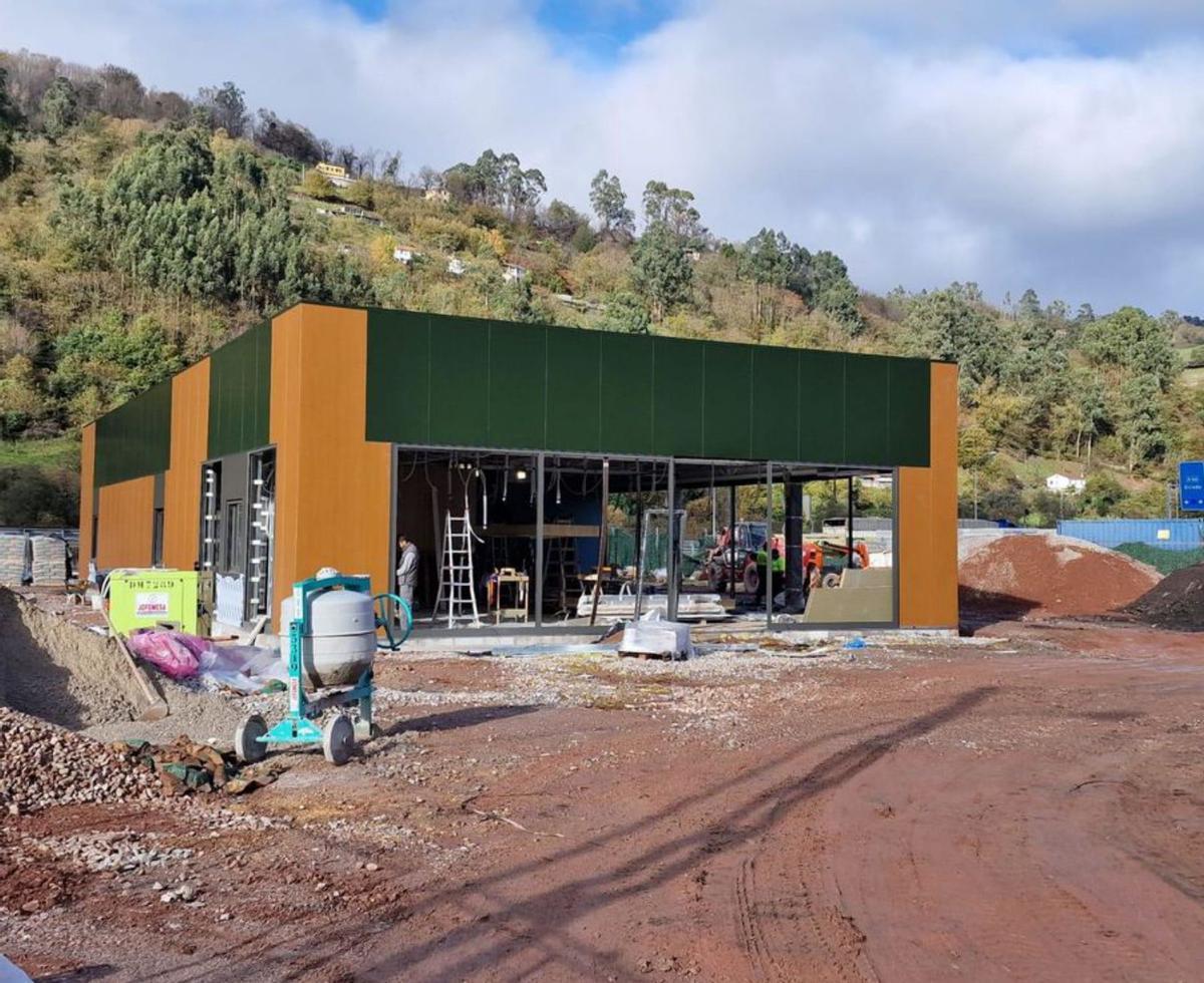 Obras de construcción del nuevo McDonald’s en Mieres. | LNE