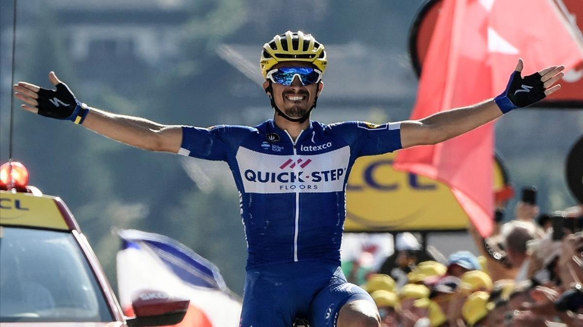 zentauroepp44361523 france s julian alaphilippe celebrates as he crosses the fin180717194318