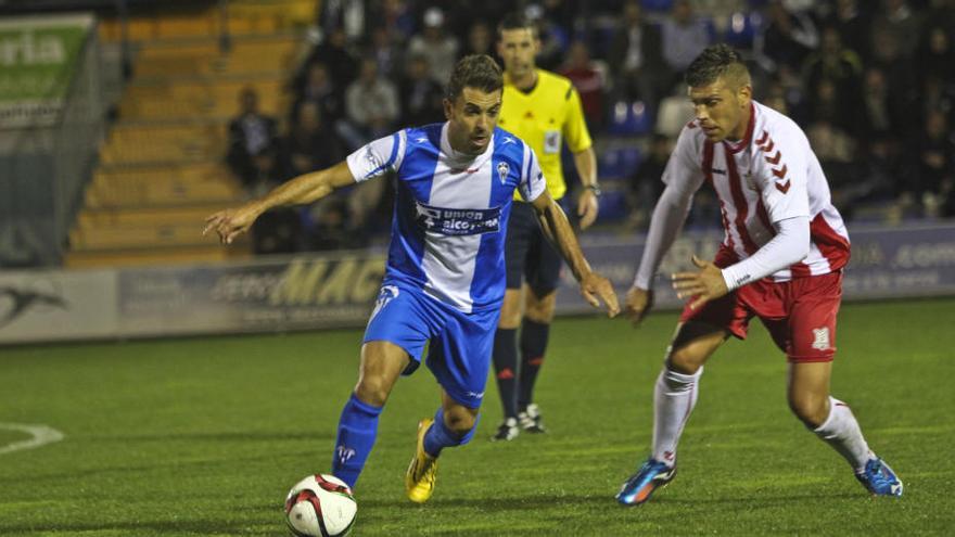 Un momento del partido jugado esta tarde en El Collao