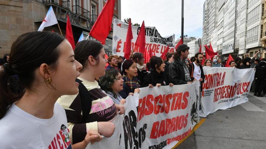 La manifestación de Galiza Nova en A Coruña concluye sin violencia y con peticiones de dimisión del delegado del Gobierno