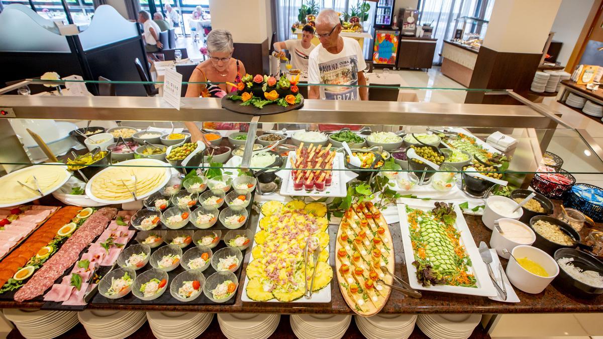 El buffet tradicional está prohibido por las medias contra el covid