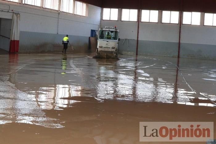 Limpian Los Alcázares tras las fuertes lluvias de los últimos días