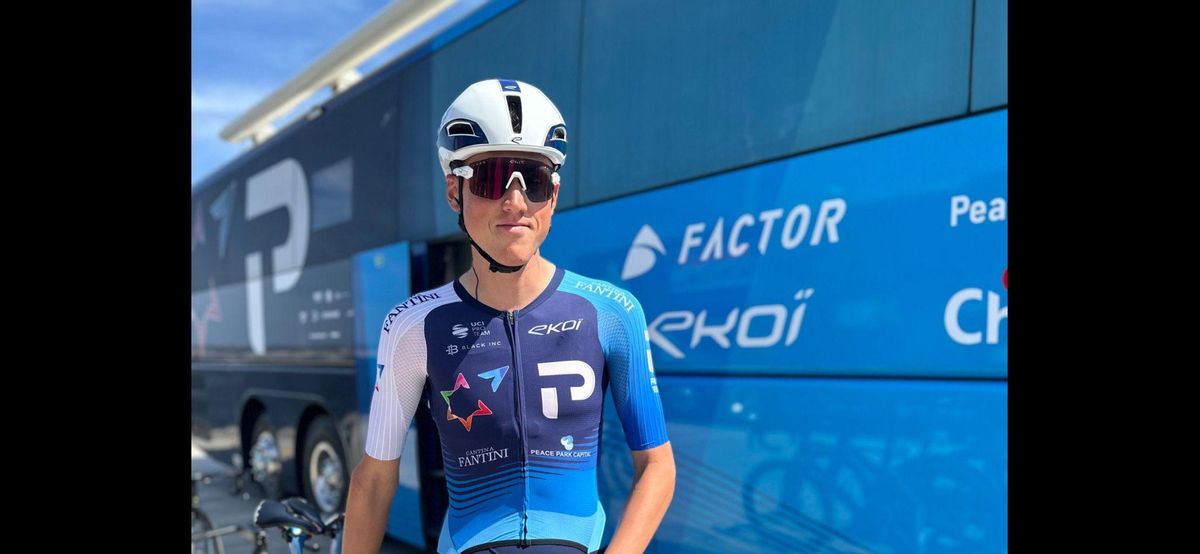 El nuevo uniforme del equipo de Israel. El nuevo uniforme del equipo de Israel.