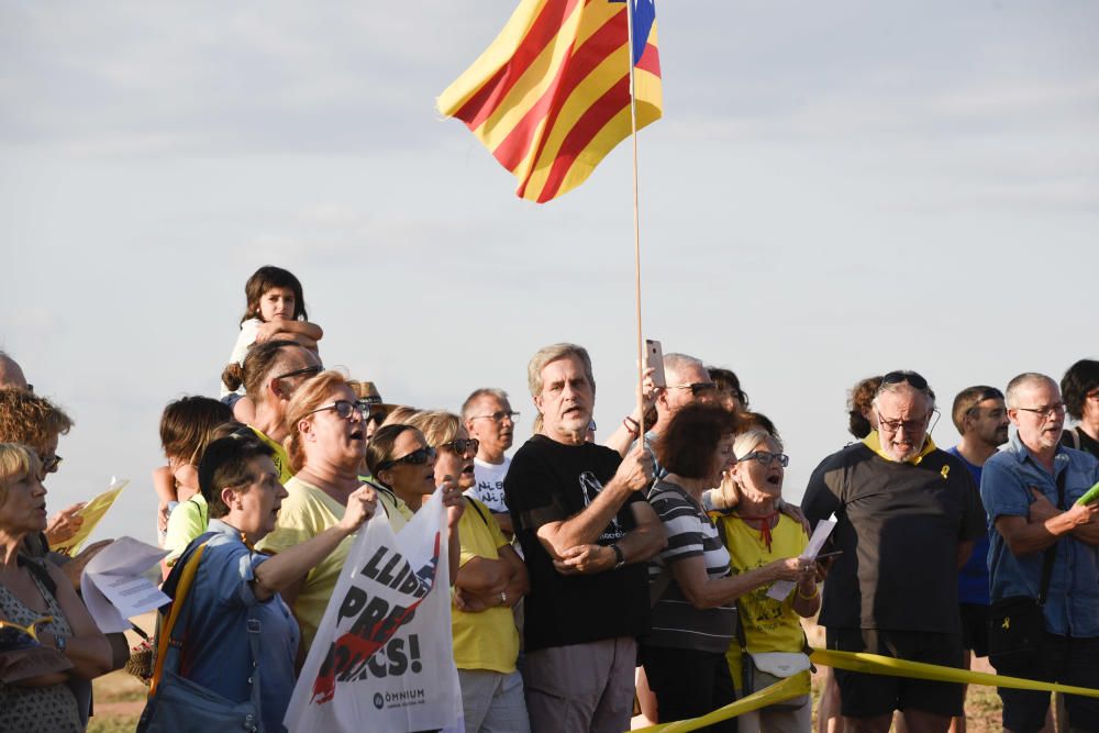 Unes 400 persones retornen al pla de Lledoners per