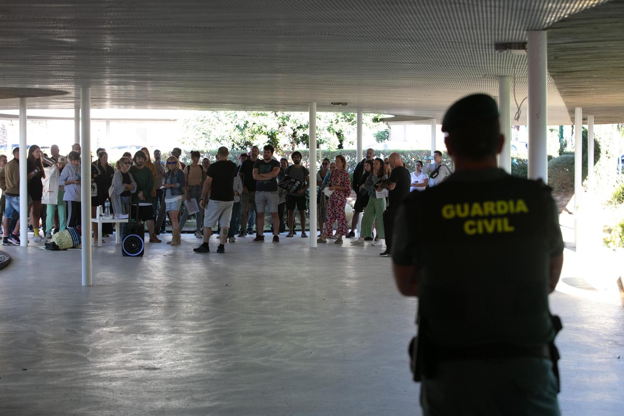 La manifestación por una vvienda digna en Jesus, en Imágenes