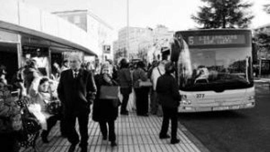 El periodo de las navidades es de los que menos se utiliza el autobús urbano