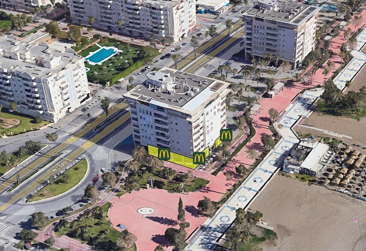 Otra imagen de plano del edificio de la calle Pacífico de Málaga, en el Paseo Marítimo de Poniente, donde se ubicará el Mcdonald's.