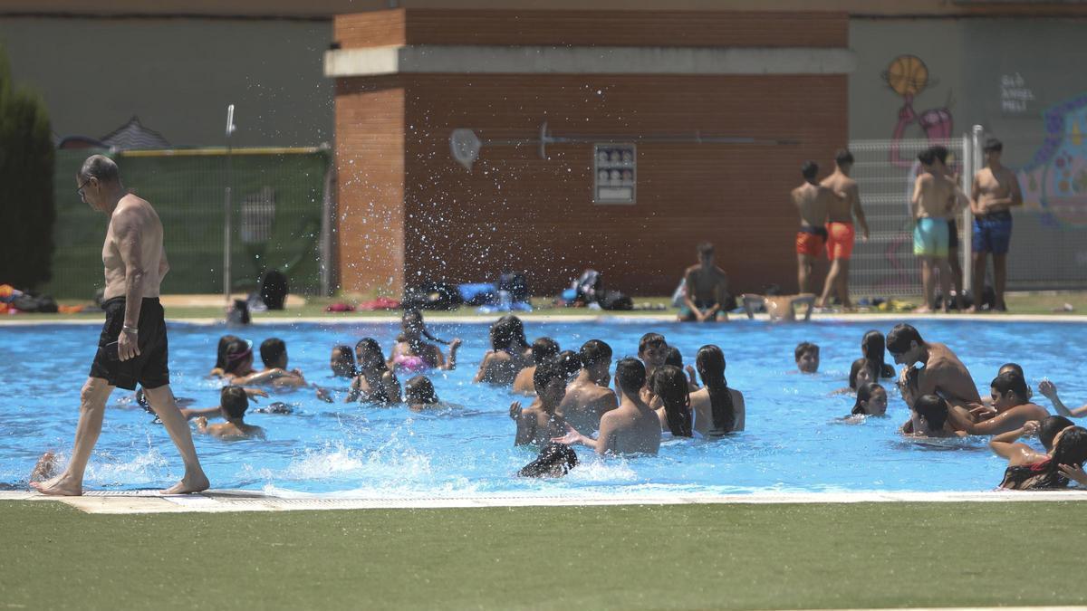 Imagen de archivo de la piscina municipal al aire libre del René Marigil.