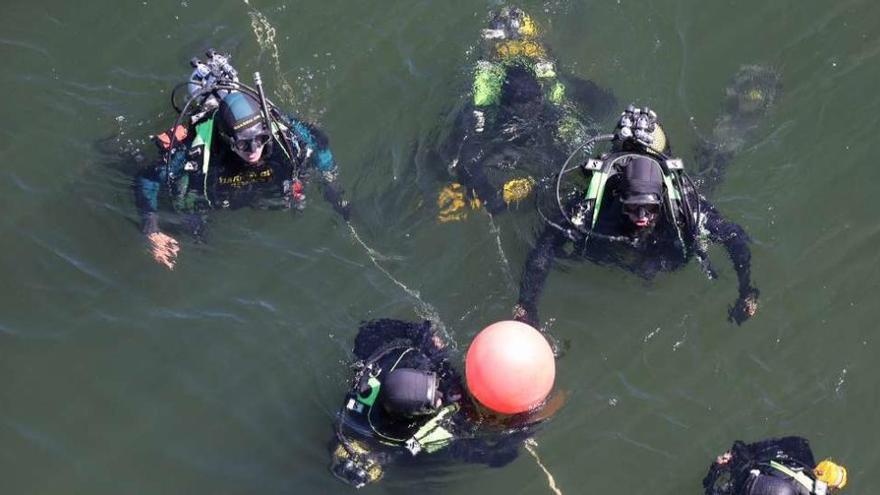 Localizan a cuatro metros de profundidad el cadáver del menor ahogado en Goián