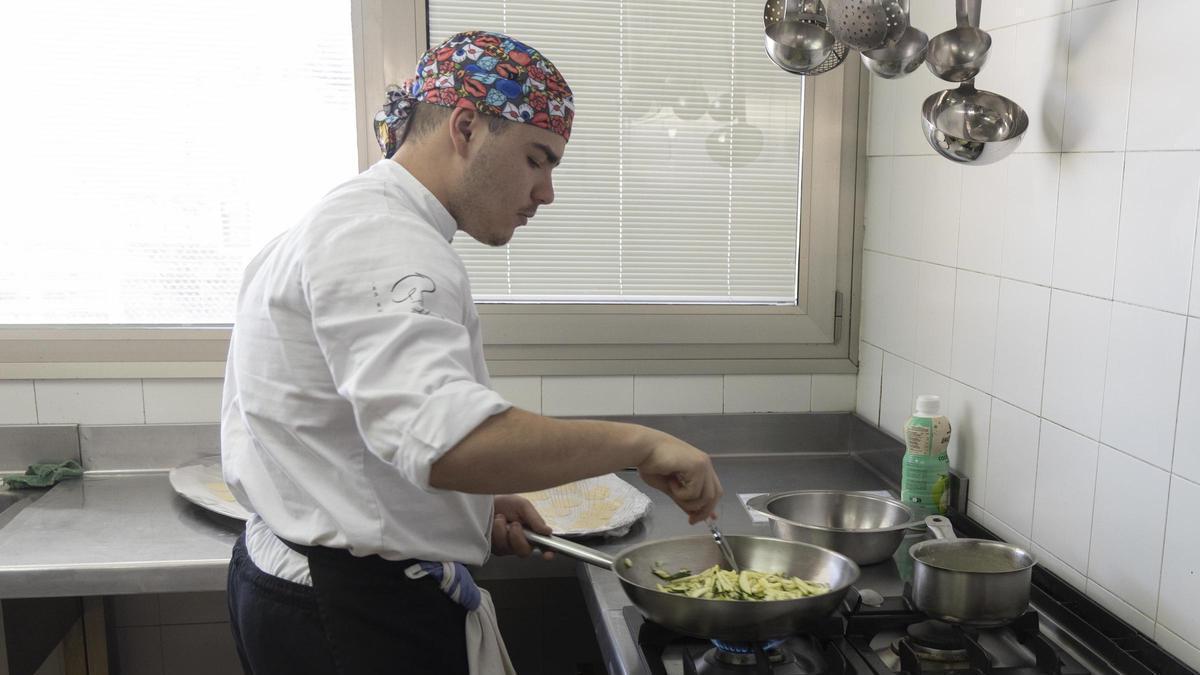 Restaurante Pedagógico del IES Enguera, espacio donde los alumnos  de los ciclos formativos de Hostelería, practican y aprenden