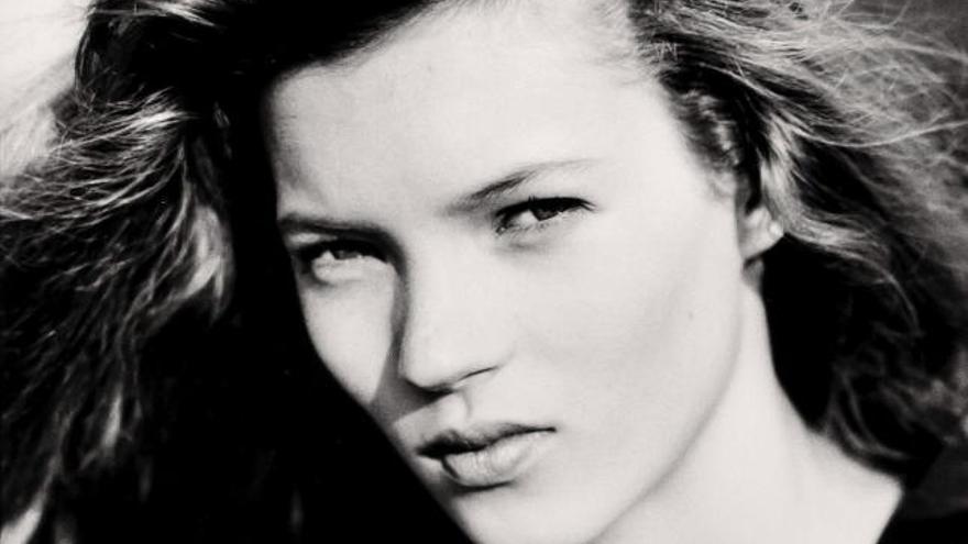 Una de las fotografías de Kate Moss que saldrá a subasta.