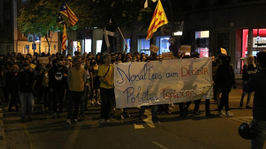 Més de mig miler de persones es manifesten pels carrers de Girona per reivindicar l&#039;1-O