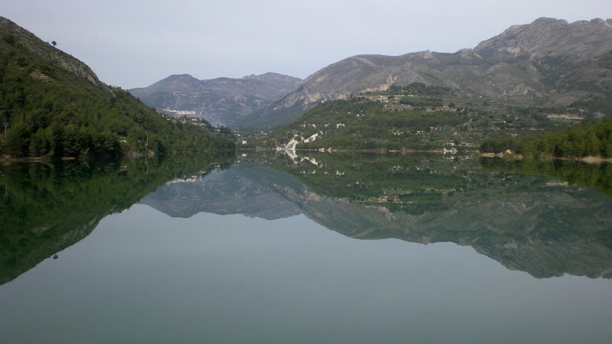 Vuelta al Embalse de Guadalest.