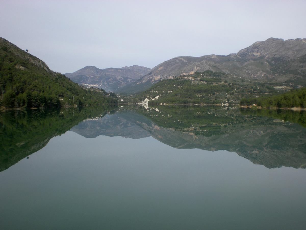 Vuelta al Embalse de Guadalest.