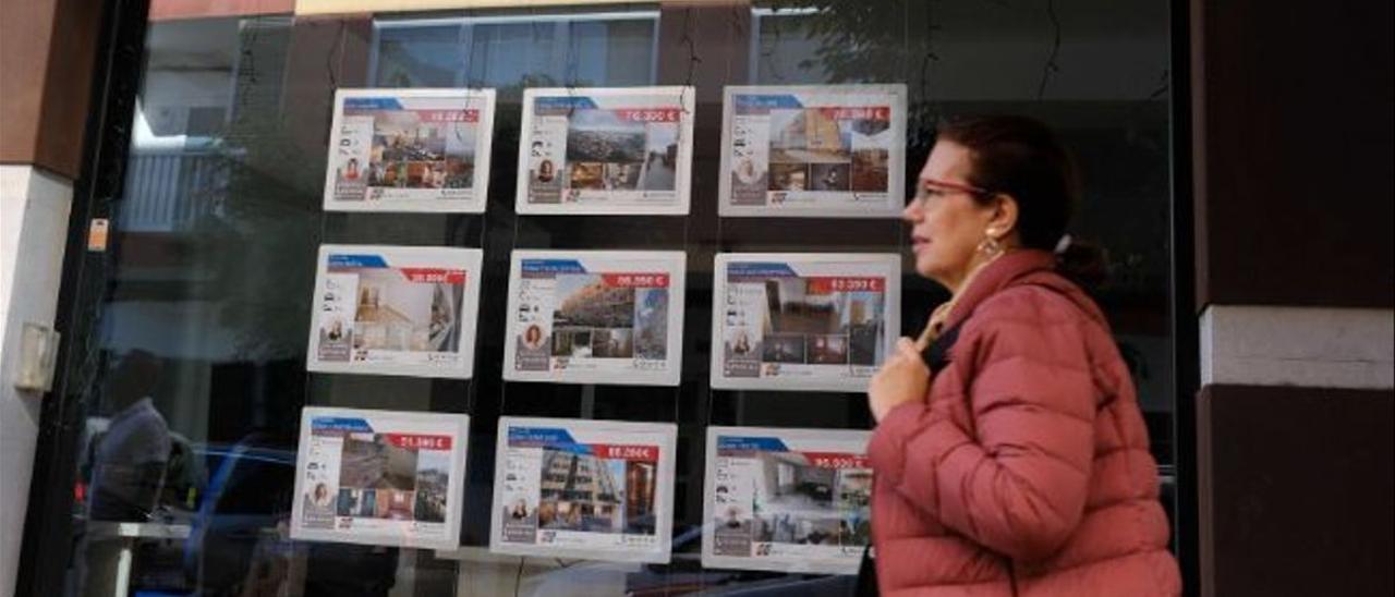 Escaparate de una inmobiliaria en la capital grancanaria.