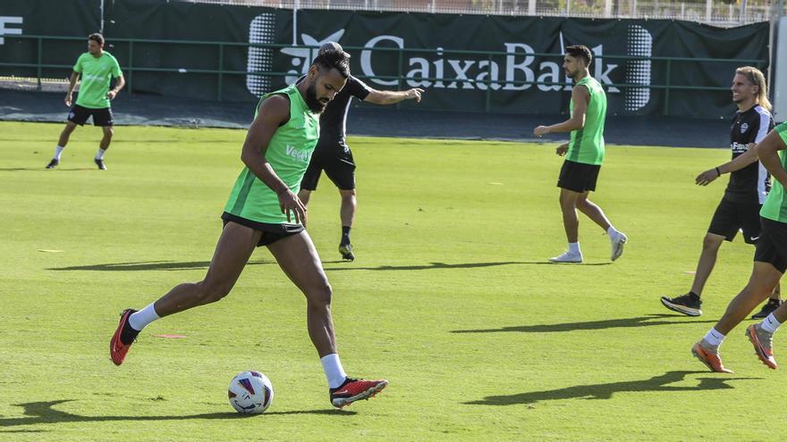 Mourad en un entrenamiento de esta semana del Elche CF