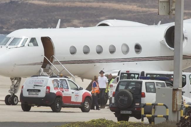 FUERTEVENTURA . - BRAD PITT SE DESPIDE DE LA ISLA DE FUERTEVENTURA - 26-05-16 - FOTO: GABRIEL FUSELLI